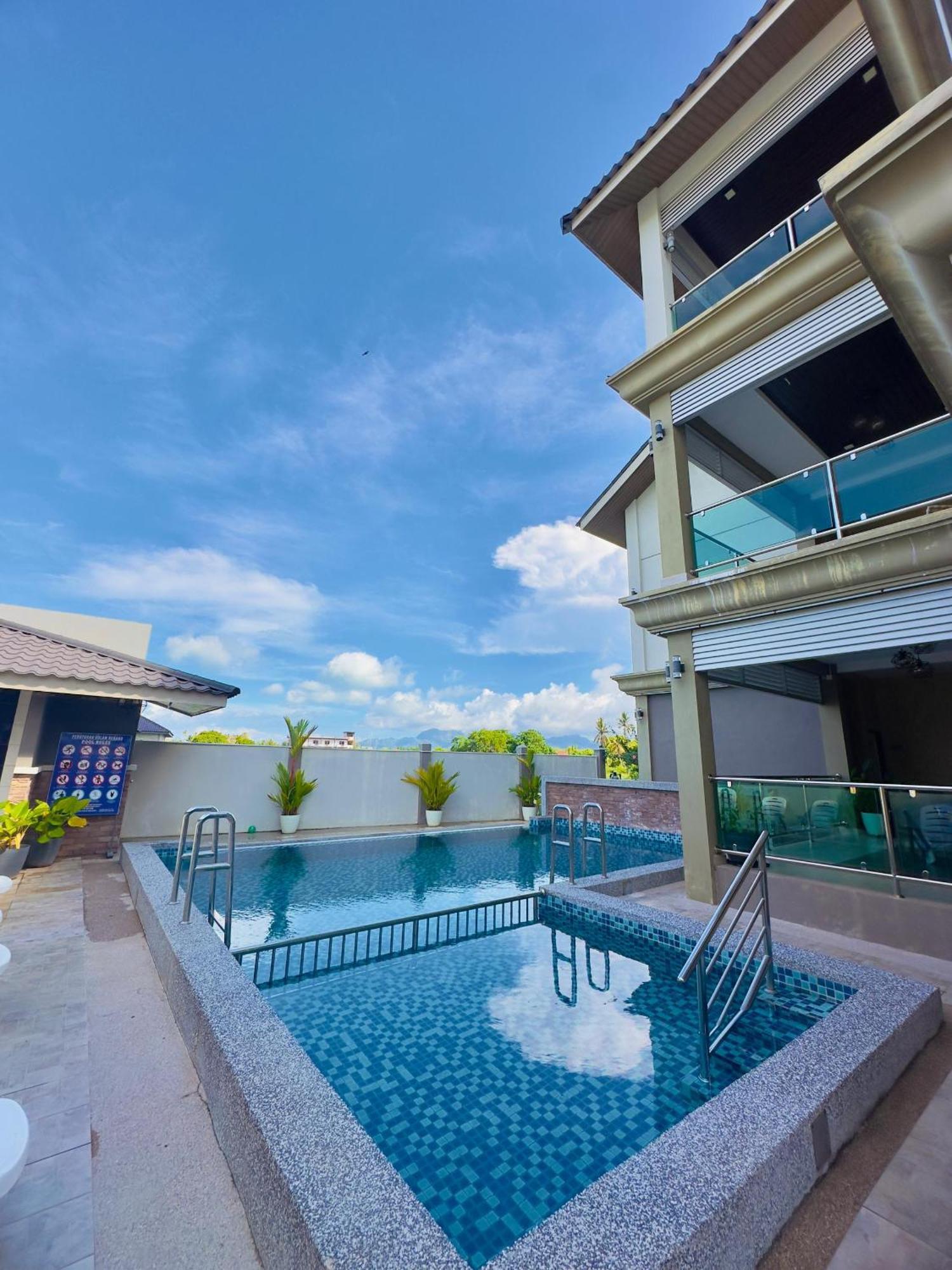 Grand Village Inn Pantai Cenang  Exteriér fotografie